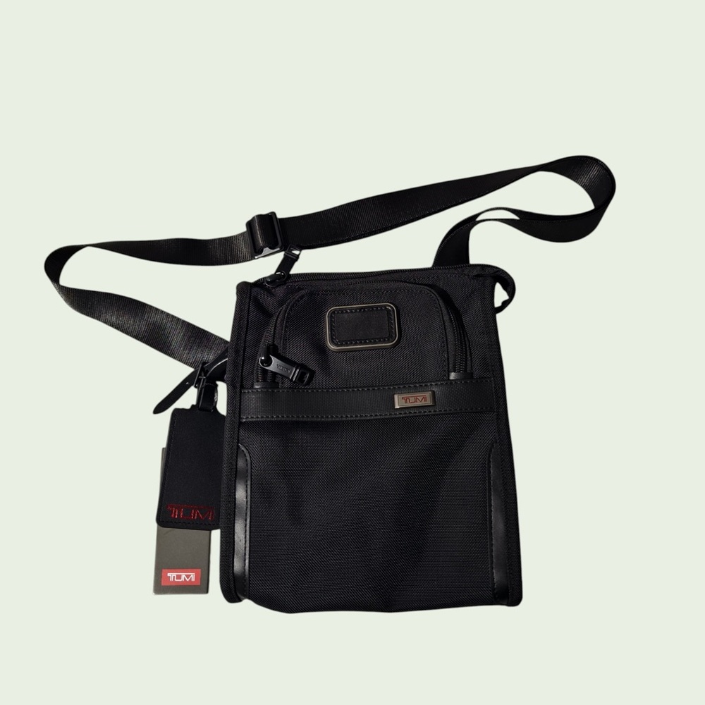 🌺 Tumi Men's Black Vertical Ballistic Nylon Shoulder Bag